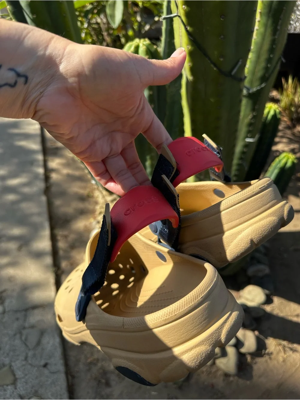 CROCS Classic Clog Sandal in Tan with Red & Blue  Strap Men’s #13